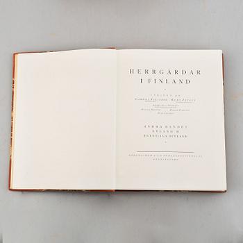 A 3-volume book set "Herrgårdar i Finland" (Mansions in Finland), Söderström & C:o Förlagsaktiebolag, Helsinki 1928-30.