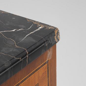 Sekretär, gustaviansk stil, 1900-talet första hälft.