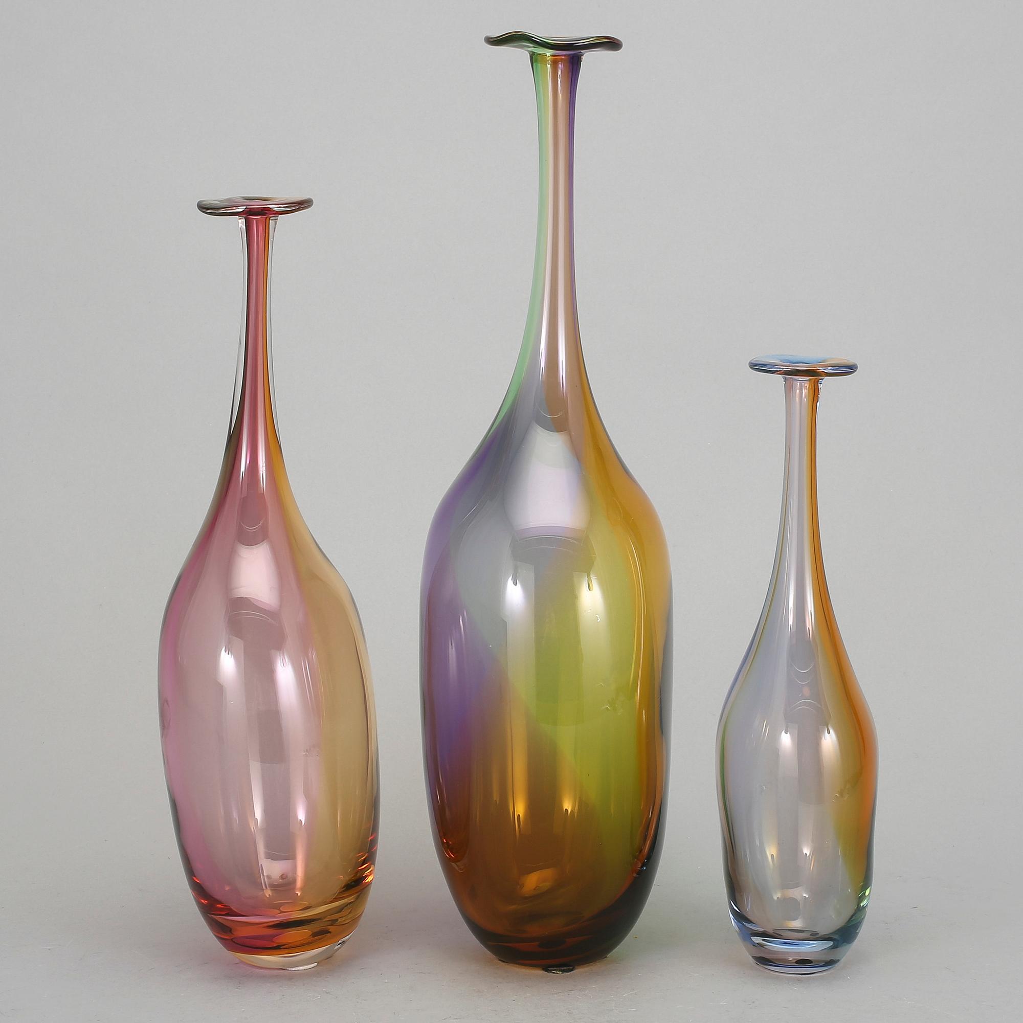 VASER, 3 st, glas, Kjell Engman, Kosta Boda. Ej signerade.