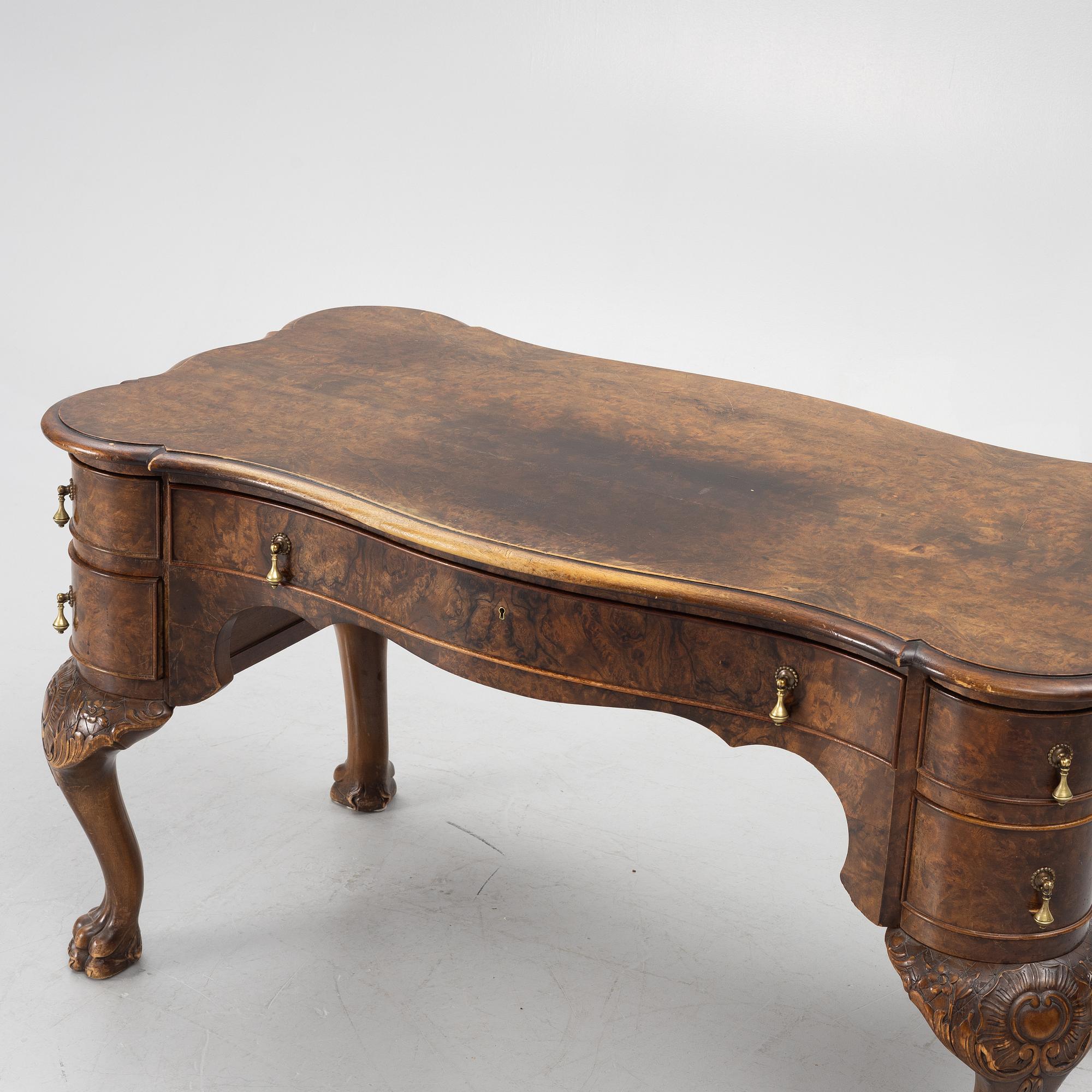 A Chippendale-style desk from Lysbeg & Hansén, Denmark, first half of the 20th century, around 1900.