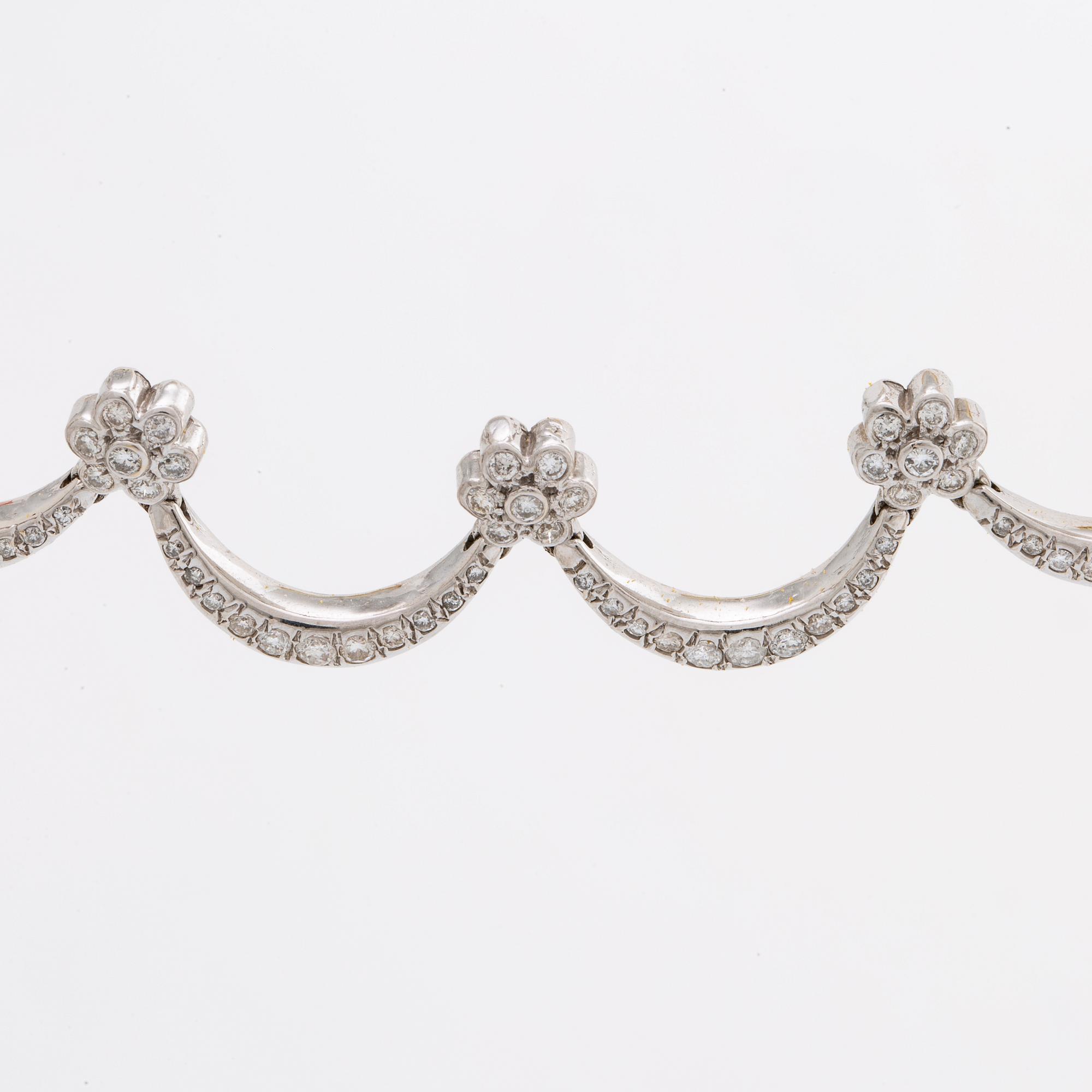 NECKLACE 18K whitegold w brilliant-cut diamonds approx 3,5 ct in total.