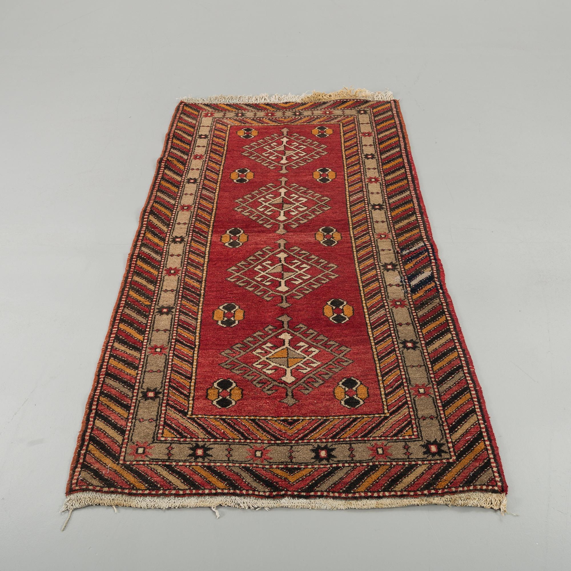 MATTA Kaukasisk old ca 208 x 98 cm.