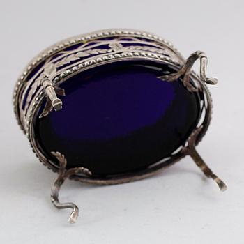 SALTKAR, silver, sannolikt omkring år 1800. Vikt ca 51 gram.