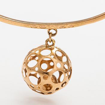 Liisa Vitali, A 14K gold bracelet "Leppäkerttu". Westerback, Helsinki 1969.