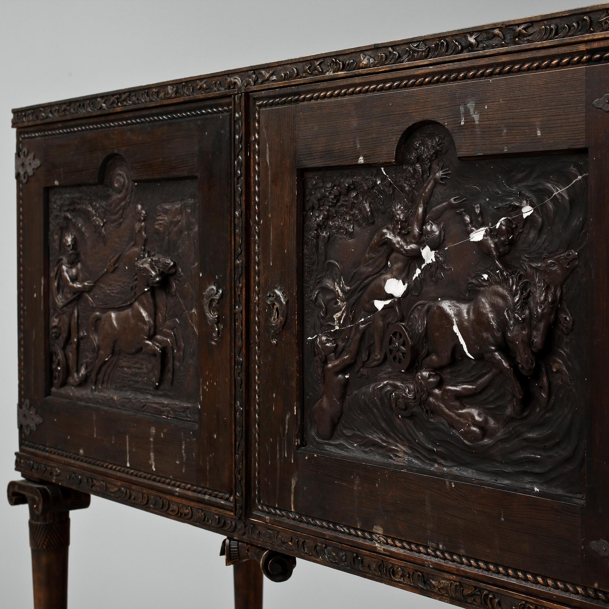 PRAKTSKÅP, Nordiska Kompaniet, 1920-tal.