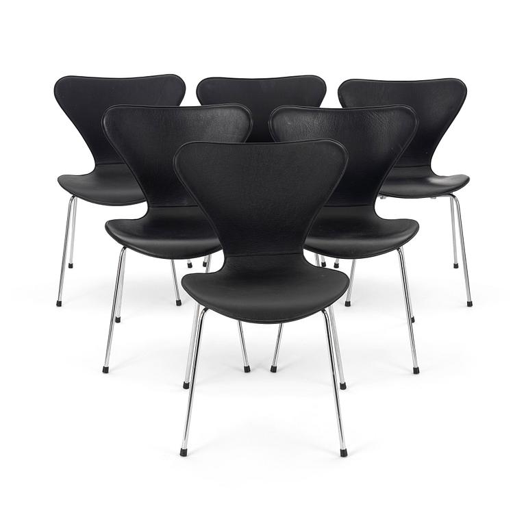 Arne Jacobsen, six 'Series 7' chairs, Fritz Hansen, Denmark.