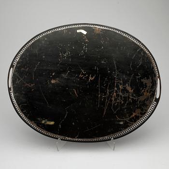 BRICKA, målad plåt. 1800-talets första hälft.