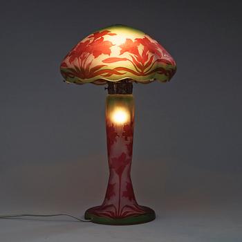 A Karl Lindeberg/ Alf Wallander Art Nouveau cameo glass table lamp, Kosta ca 1908-1914.