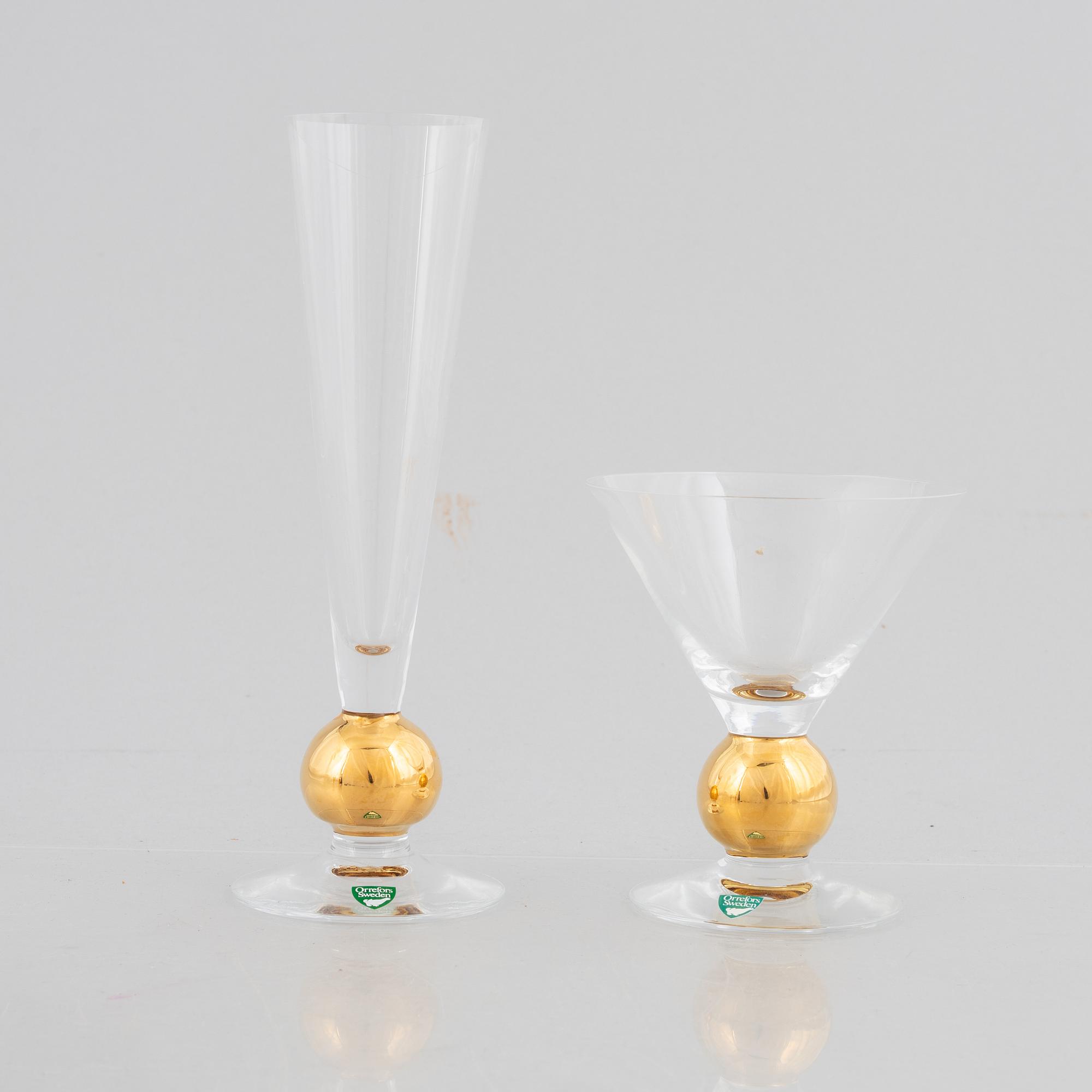 Gunnar Cyrén, champagneglas, 8 st, samt martini/cocktailglas, 8 st, "Nobel", Orrefors.