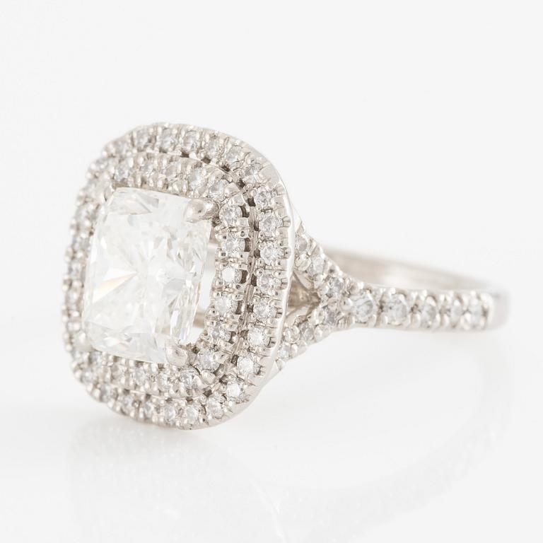 Platinum ring with a cushion-shaped brilliant-cut diamond 1.81 ct G (TW) vs 1 according to certificate.