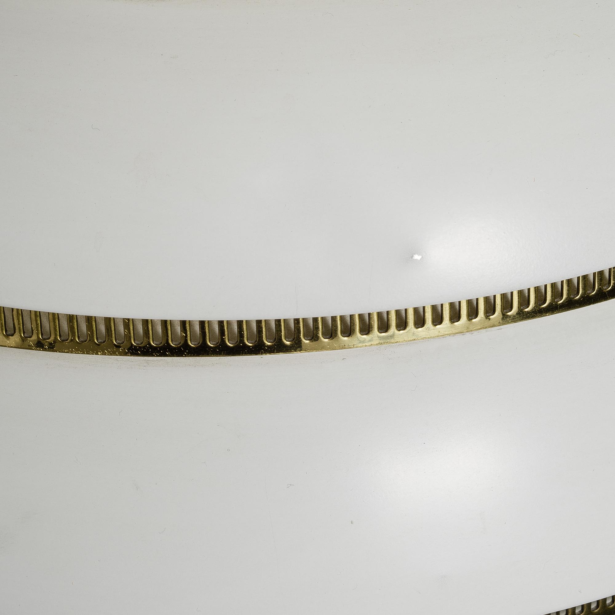 ALVAR AALTO, TAKLAMPA. Bikupa A332. Tillverkad av Valaistustyö. Formgiven 1953.