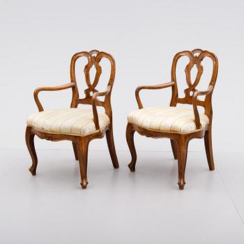 KARMSTOLAR, 1 par, rokokostil, sent 1800-tal.