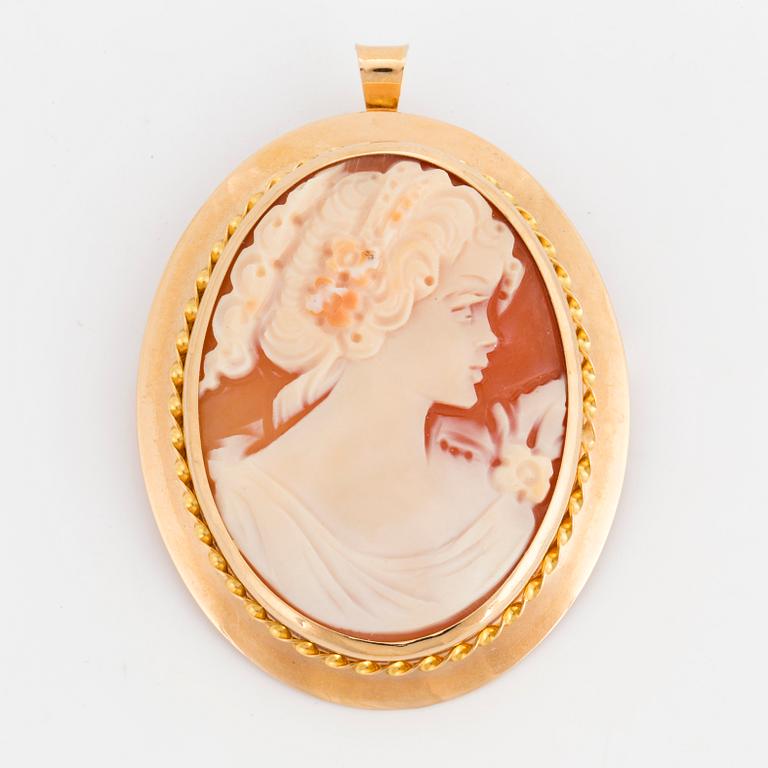 HÄNGE/BROSCH, 18K guld med skuren snäckskalscamé.
