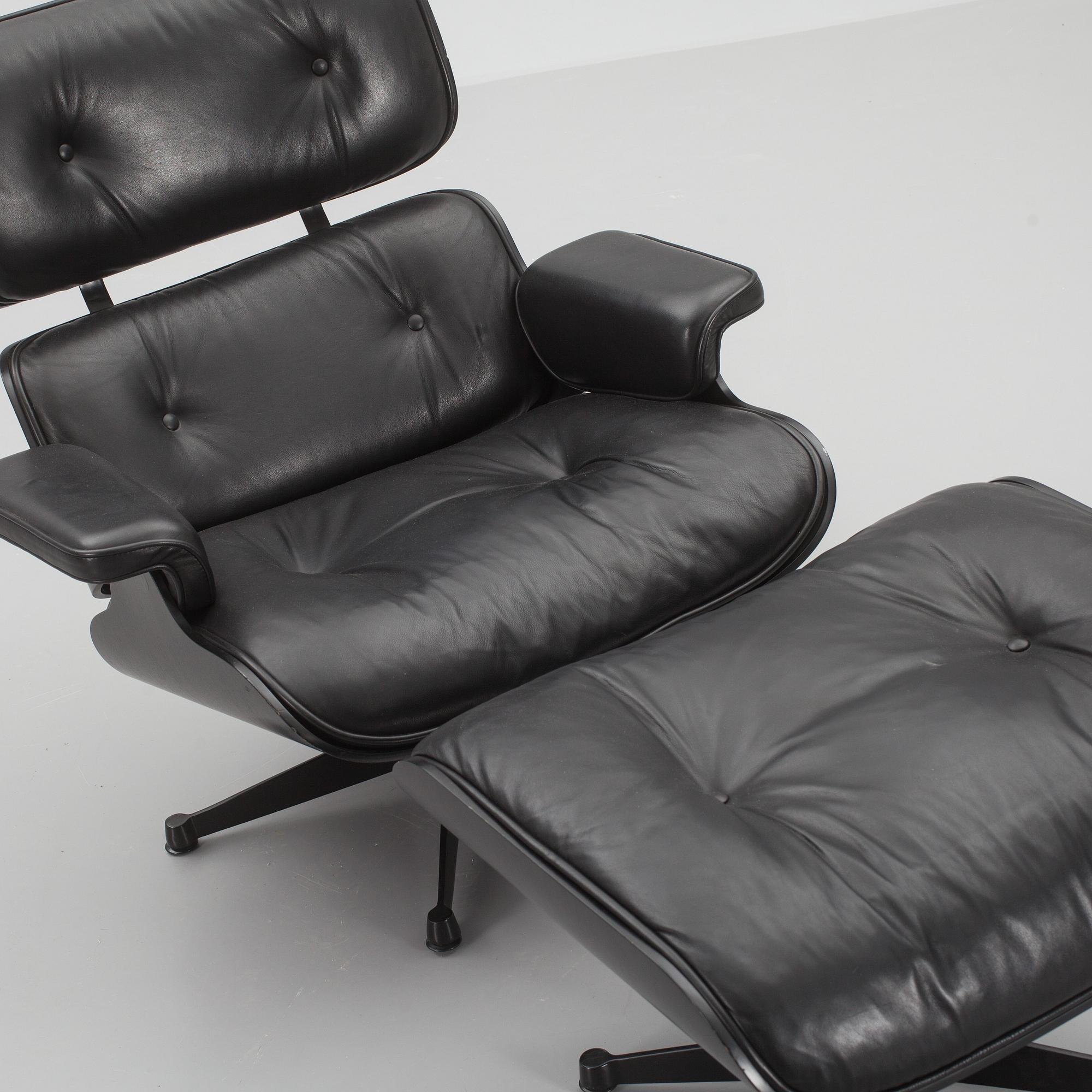 FÅTÖLJ med FOTPALL, "Lounge Chair", Charles & Ray Eames, ICF.