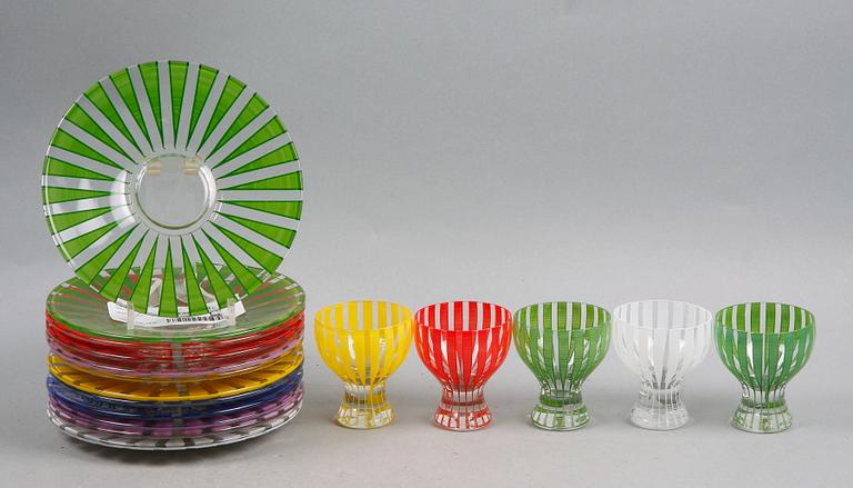 SERVISDELAR, 17 st, glas, "Strikt" Bengt Orup,  Johansfors.