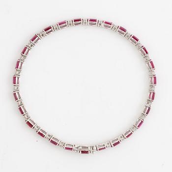 Bracelet 18K white gold with rubies and brilliant-cut diamonds.