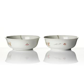A pair of famille rose 'magnolia' bowls, late Qing dynasty.