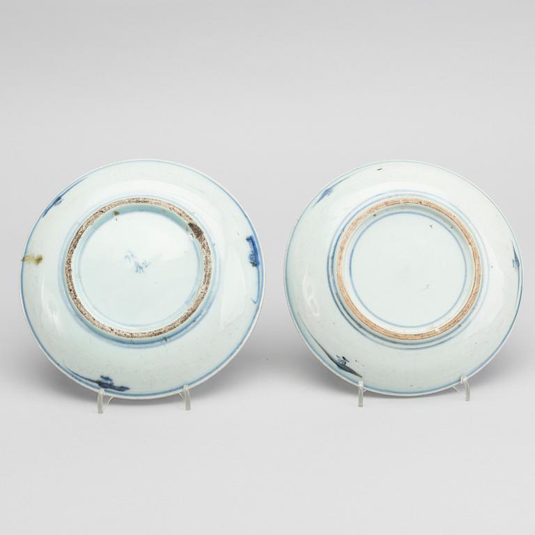 A pair of Chinese porcelain plates 17th century.