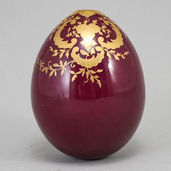 A Russian easter egg, presumably the Imperial porcelain manufactory, St Petersburg, 19th Century.