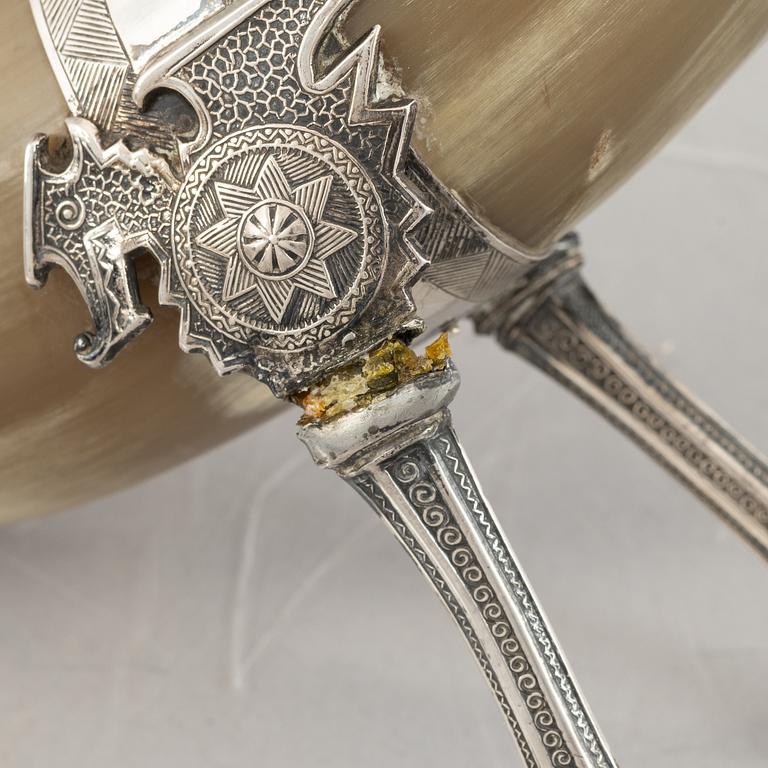 Guldsmedsaktiebolaget GAB, drinking horn with silver mounts and lid, Stockholm 1885.