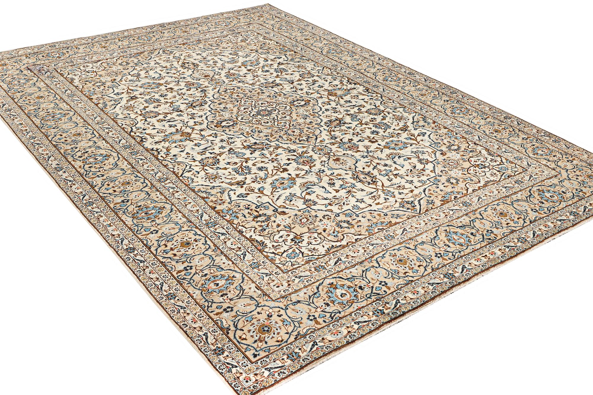 A Kahsan carpet, a. 395 x 286 cm.