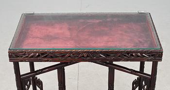 MONTERBORD, kinesiserande. Omkring 1900.