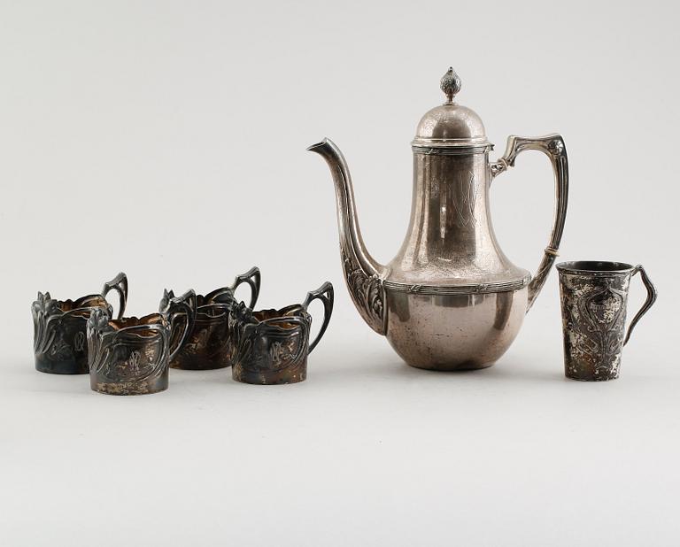 KAFFEKANNA, TEGLASHÅLLARE, 4 ST SAMT MUGG, silver, Tyskland, omkring år 1900. Vikt ca 920 gram.