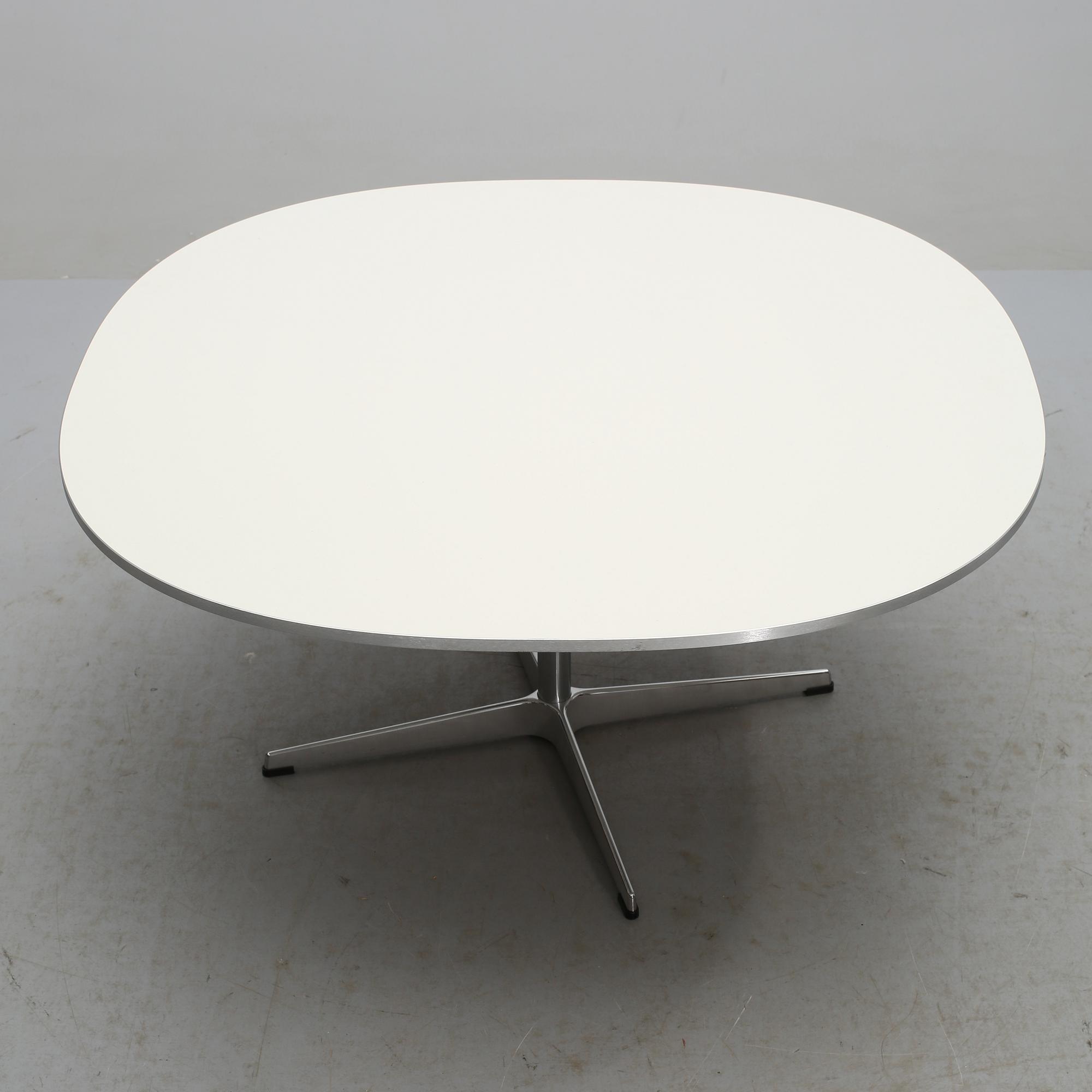 SOFFBORD, Fritz Hansen, Danmark, sent 1900-tal.
