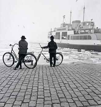 203. Ismo Hölttö, ISMO HÖLTTÖ, "TWO BOYS AND THE SUOMENLINNA FERRY".