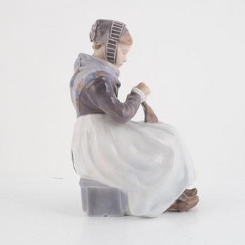 Figurin, modell 1317, Royal Copenhagen, Danmark.