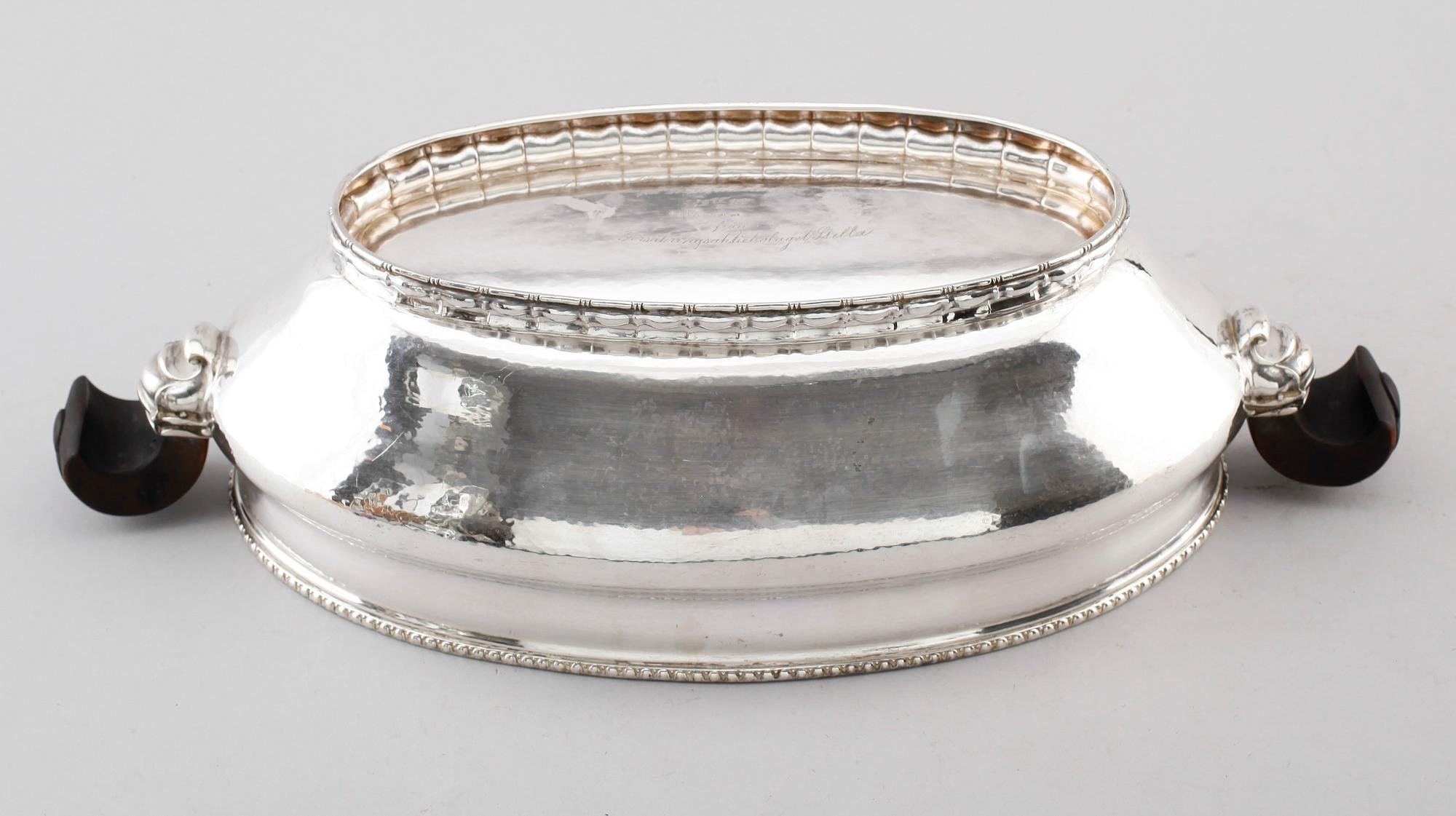 JARDINJÄR, silver, svenska importstämplar, 1920-tal. Vikt ca 1172 gram.
