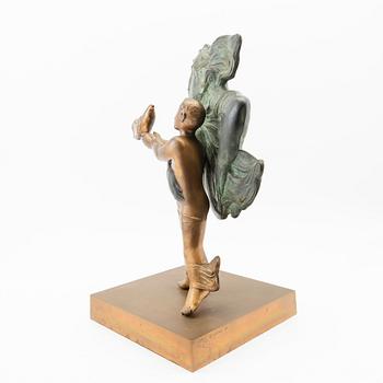 Alvar Suñol, skulptur, förgyllt brons, "Commencement".