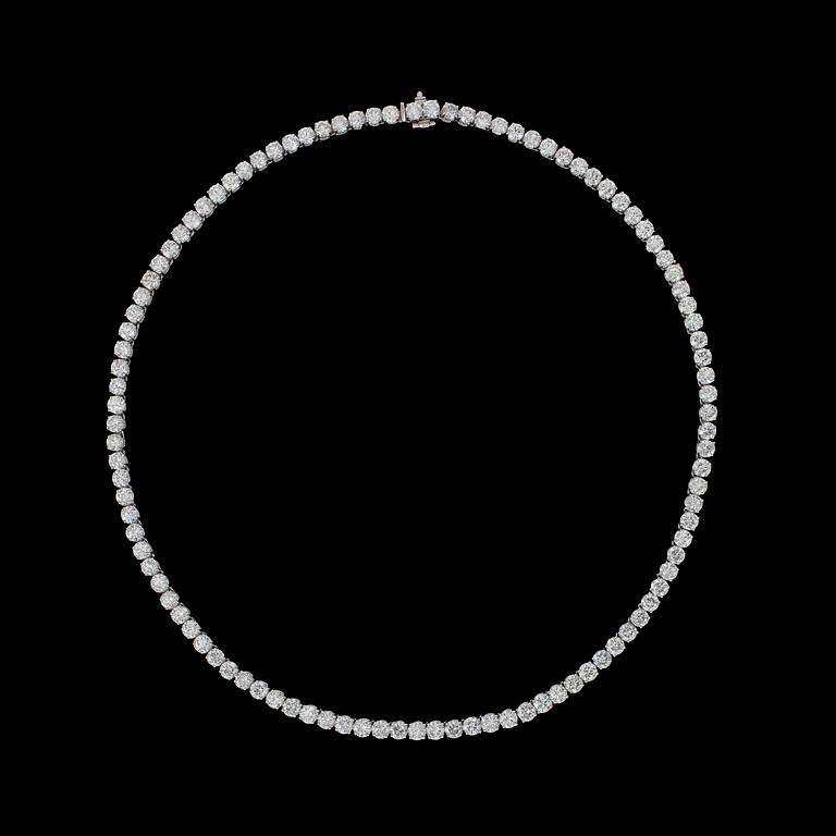 A magnificent brilliant cut diamond rivérè, tot. 36 cts.