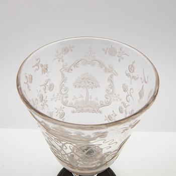 Cup with lid, glass, 18th century.