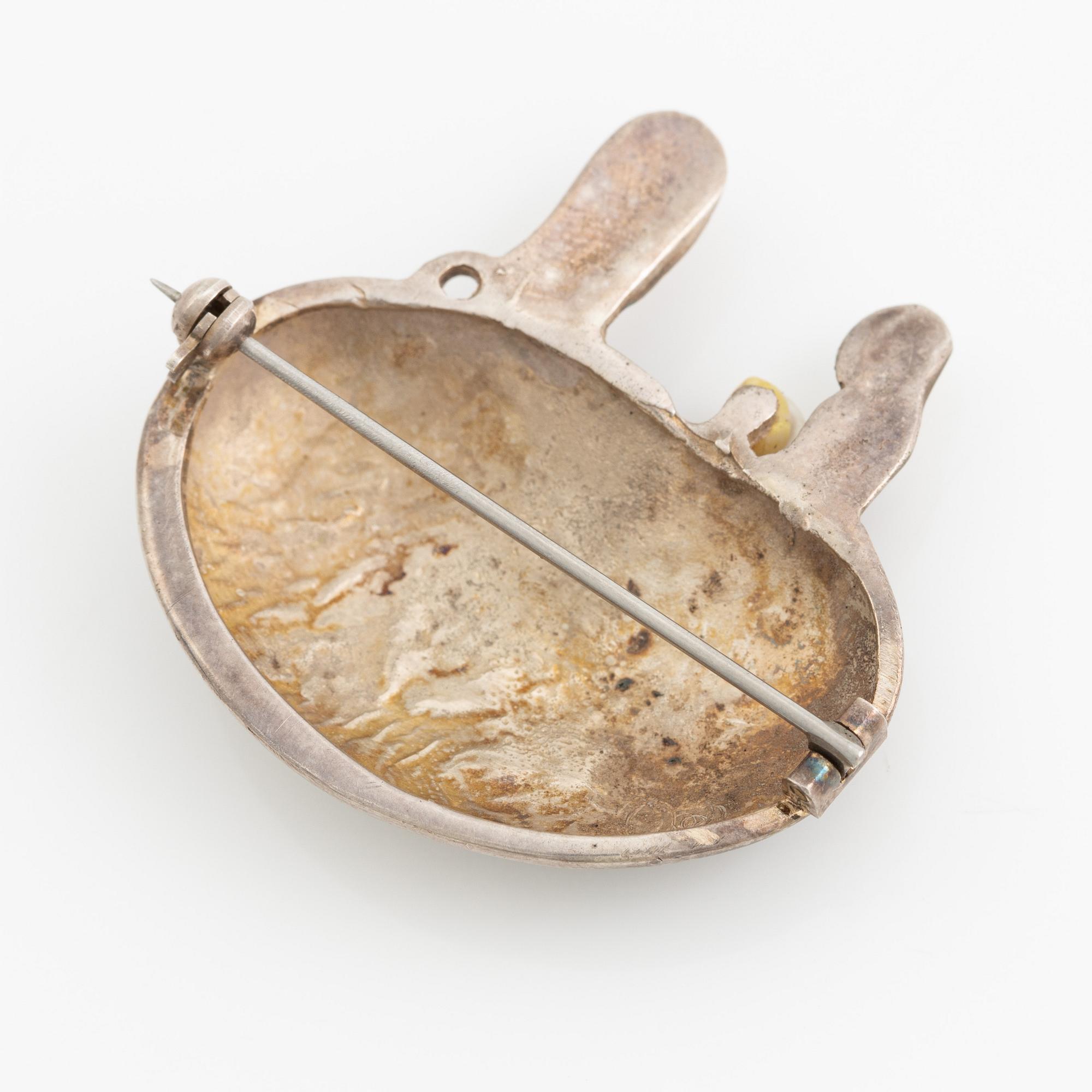 Olle Ohlsson, A brooch, silver with cultured pearls, 1969.