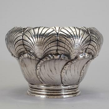 SKÅL/ YTTERFODER, silver, jugend, A. Nilsson, Lund, 1916. Importstämpel. Vikt 434,5 g.