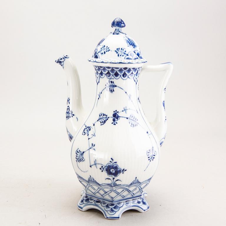 Tableware Muselmalet 27 pcs Royal Copenhagen  porcelain 20th century.