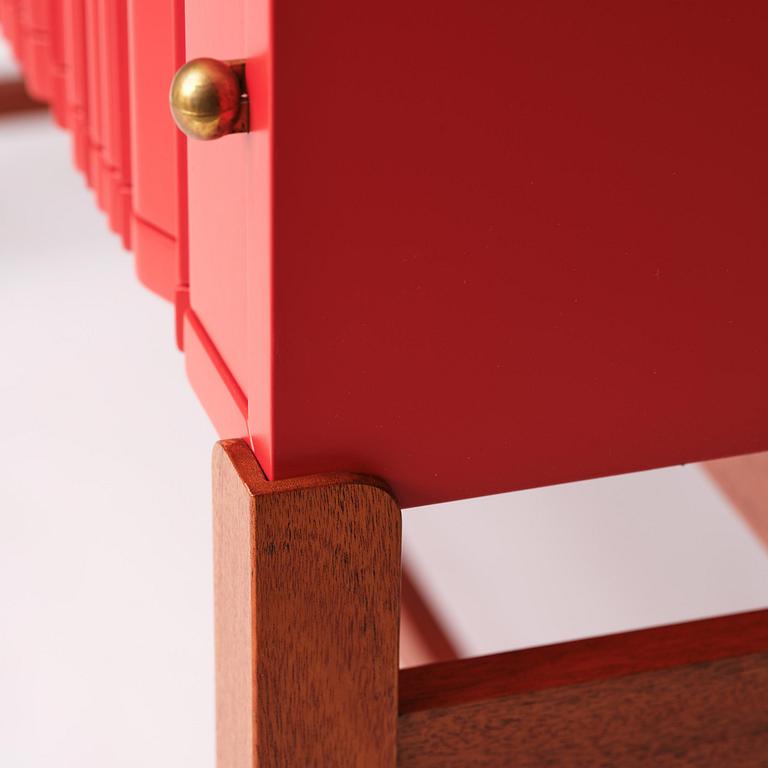 Josef Frank, a cabinet model 2192, Firma Svenskt Tenn, post 1985.