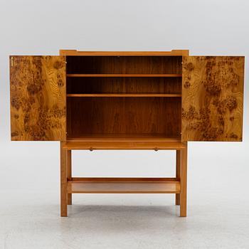 Josef Frank, a model 'B 2135' cabinet, Firma Svenskt Tenn, post 1985.