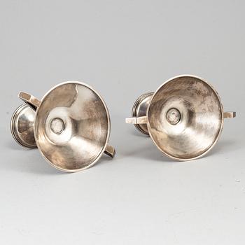 A pair of silver bowls, Walker & Hall, Sheffield 1913.