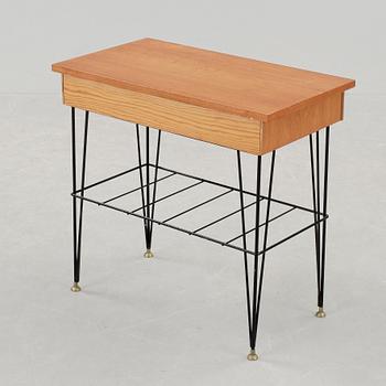 SÄNGBORD, teak, 1950/60-tal.