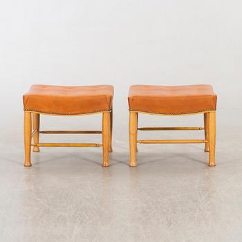 Josef Frank  taburetter, ett par modell 902 för Firma Svenskt Tenn 1900-talets andra hälft.