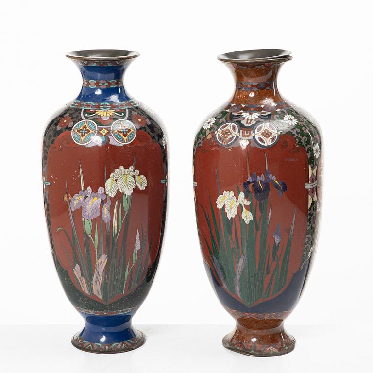 Two similar cloisonné vases, Japan, Meiji (1868-1912).