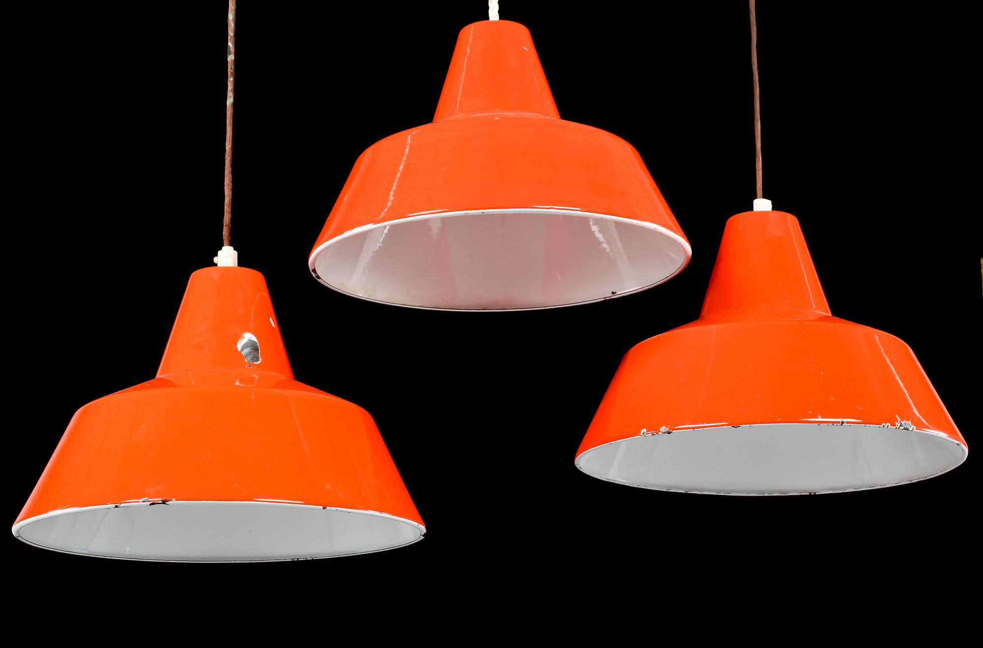 TAKLAMPOR, 3 st, Vaerkstadslampa, Arne Jacobsen, 1900-talets andra hälft. Höjd ca 24 cm.