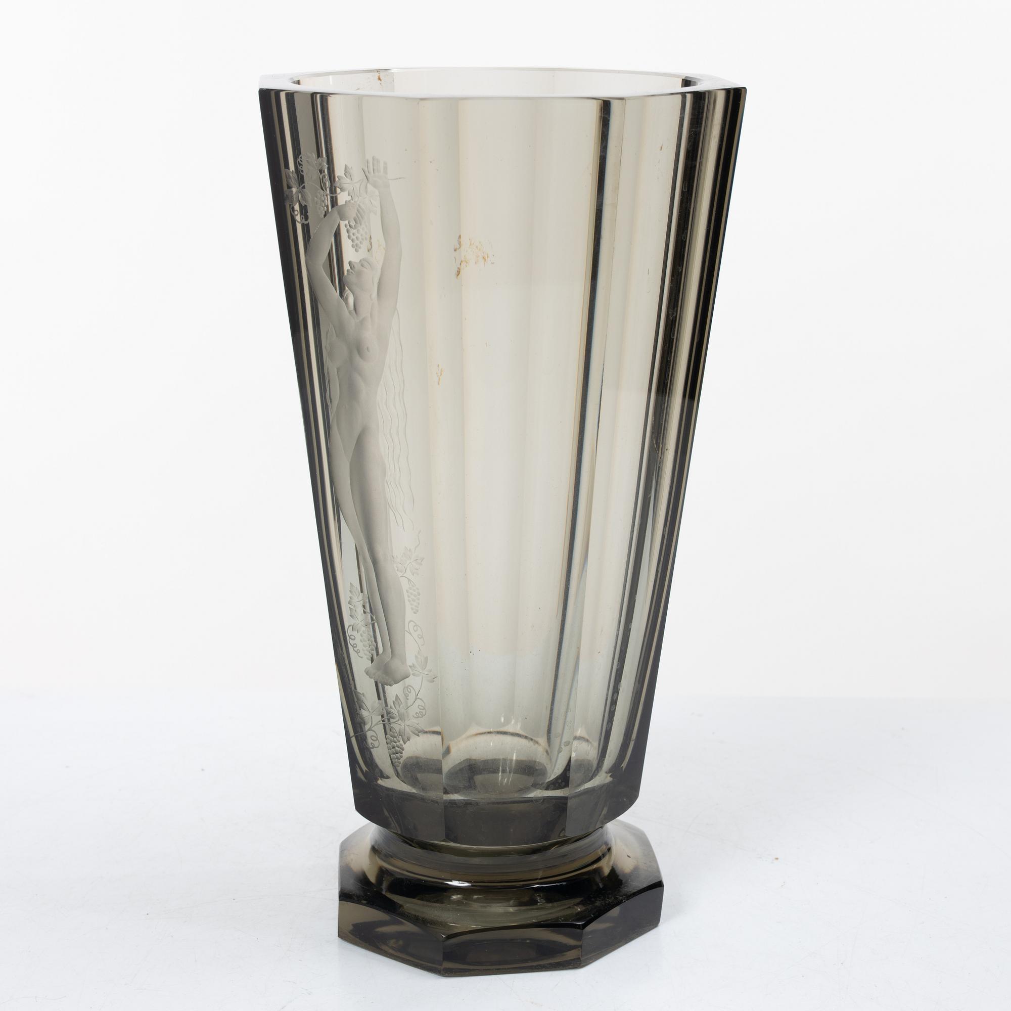 Simon Gate, a vase, Orrefors, 1938.