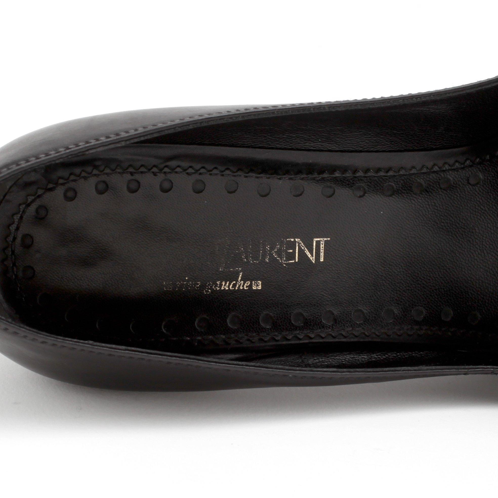 YVES SAINT LAURENT, ett par pumps. Storlek 37,5.