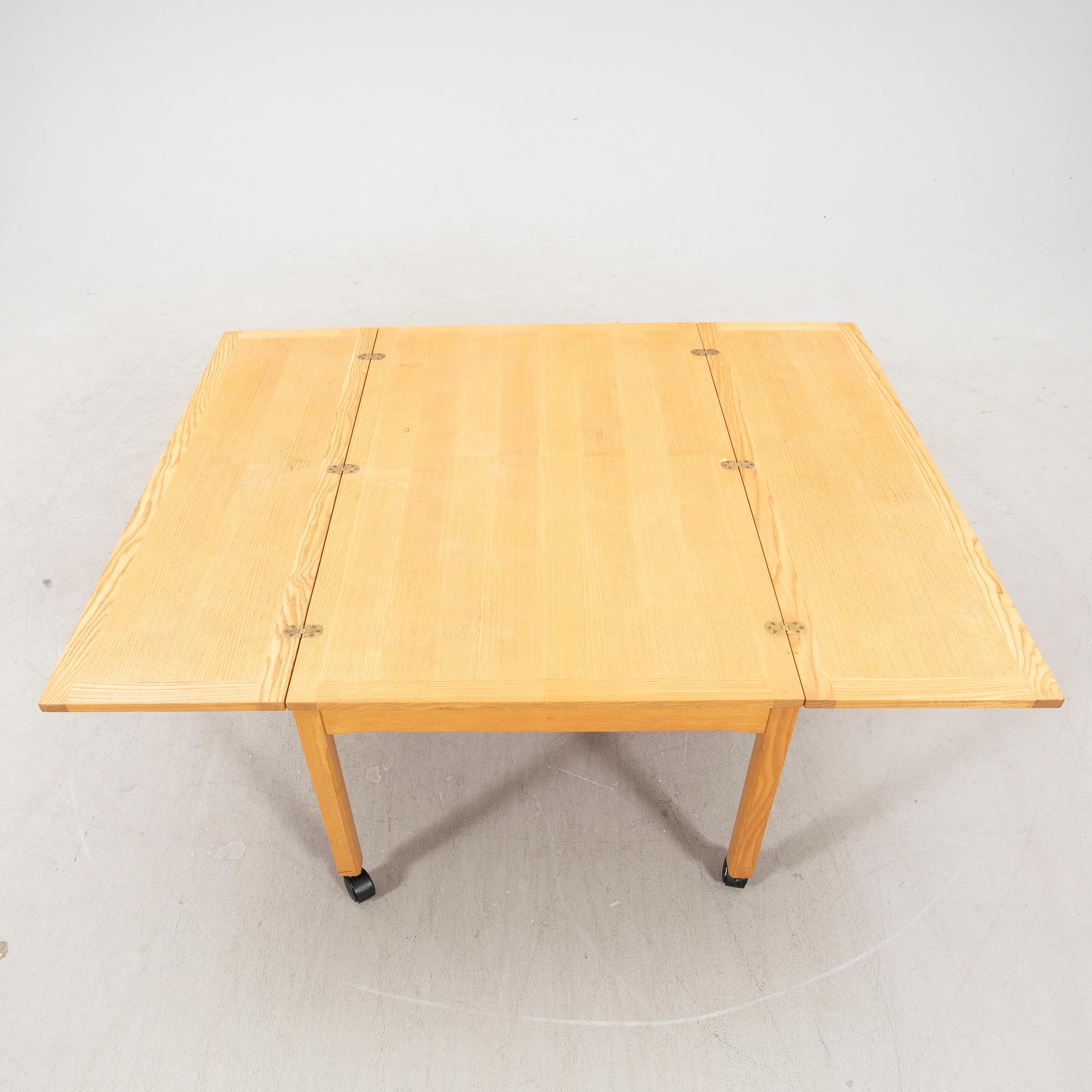 Børge Mogensen, an oak coffee table, model 5362, Fredericia Stolefabrik.