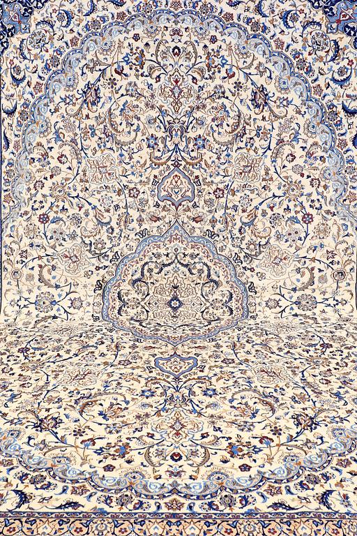 A CARPET, Nain part silk, s.k 9 LAA, 588 x 393 cm.
