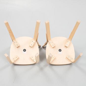 Alvar Aalto, stolar, ett par, modell 69, Artek, Finland, 2021.