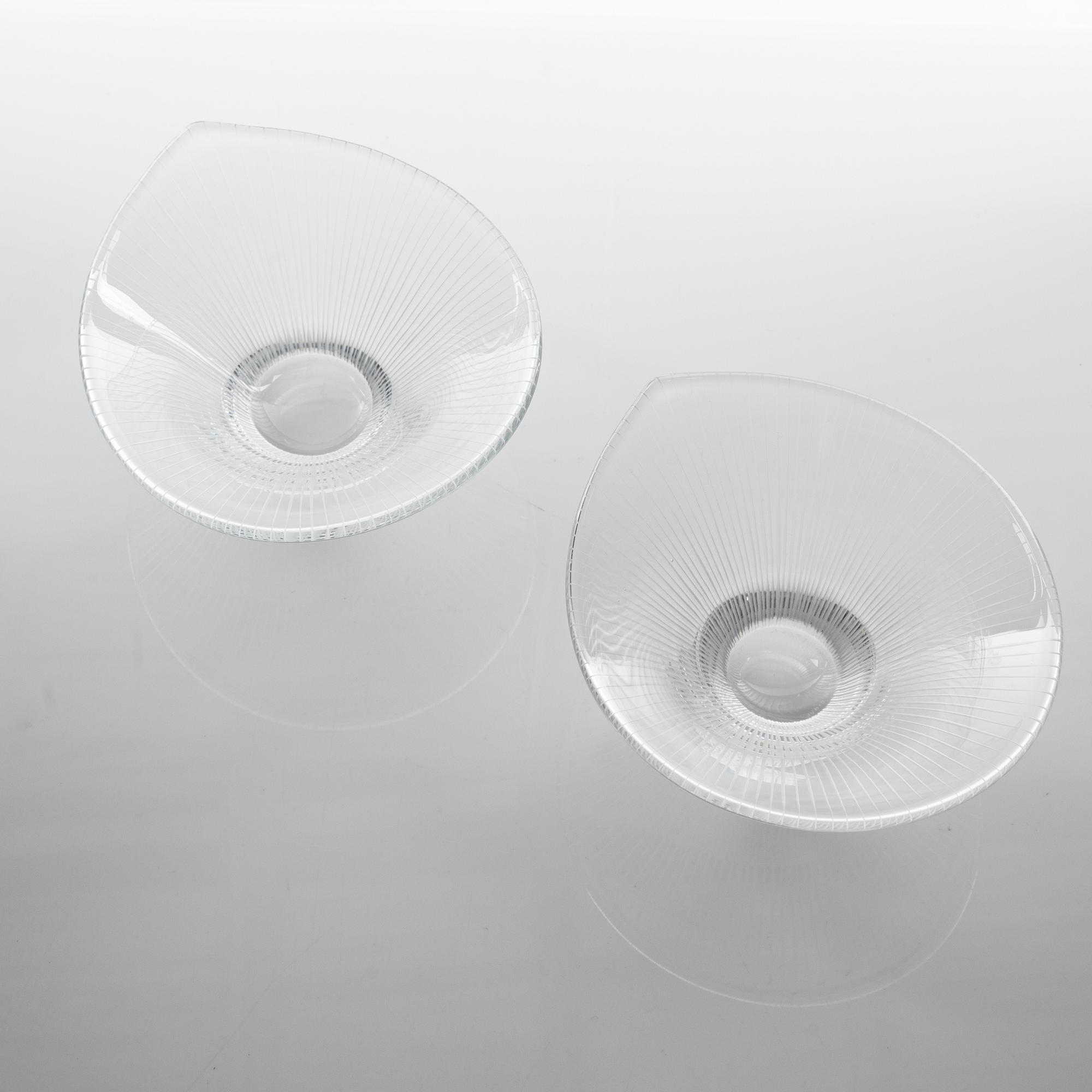 Tapio Wirkkala, vaser, ett par, "Kantarelli", Iittala, Finland.